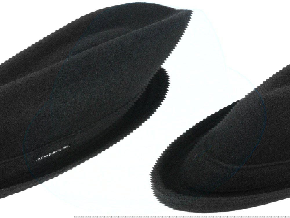 Schwarz (black)